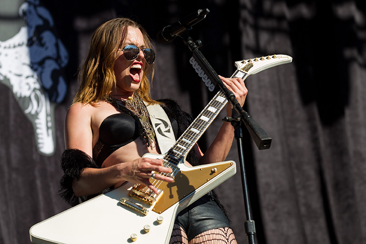 halestorm cover do acdc - Halestorm cover do AC/DC - Mistress for Christmas Super Metal Brothers