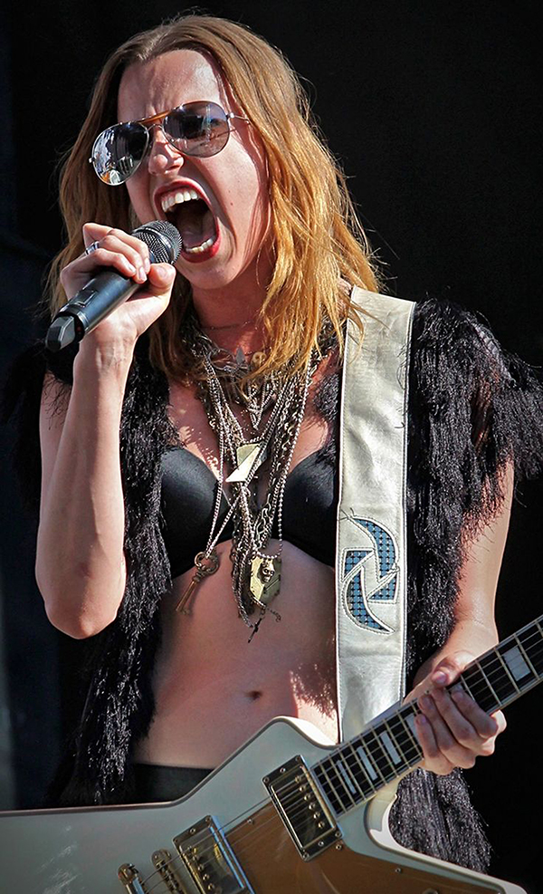 halestorm cover do acdc - Halestorm cover do AC/DC - Mistress for Christmas Super Metal Brothers